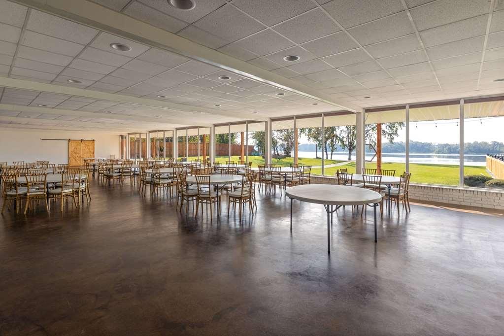 Super 8 By Wyndham Riverside Al Facilidades foto
